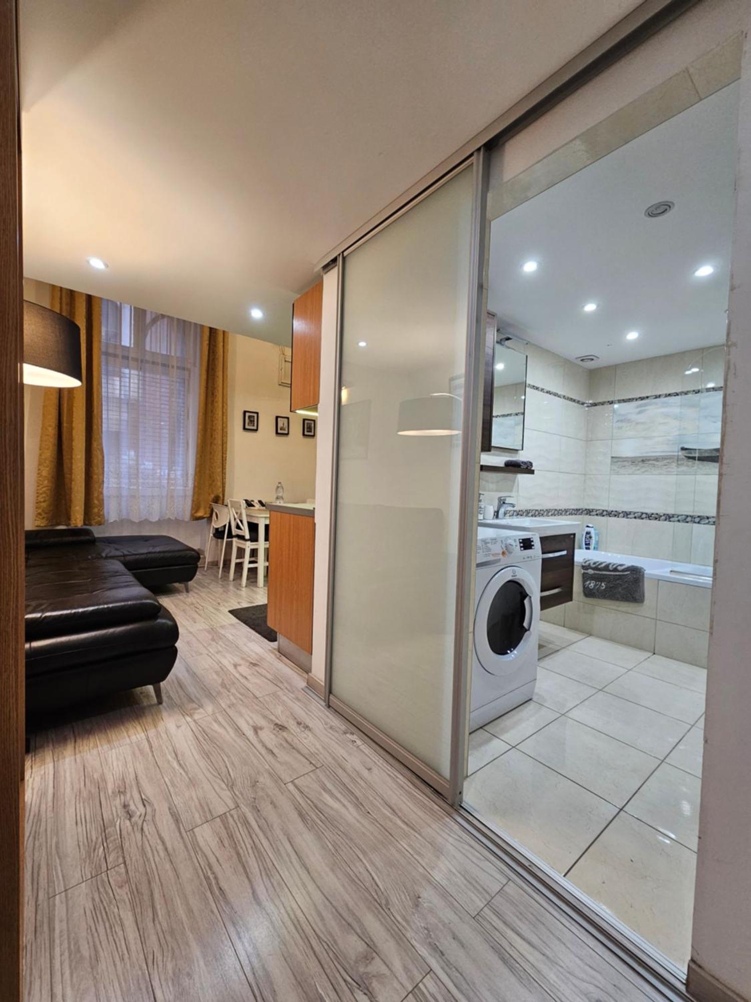 Walkway Apartment Deluxe บูดาเปสต์ ภายนอก รูปภาพ