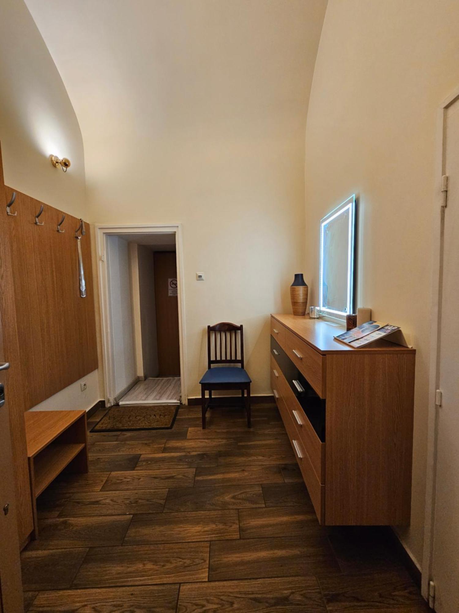 Walkway Apartment Deluxe บูดาเปสต์ ภายนอก รูปภาพ