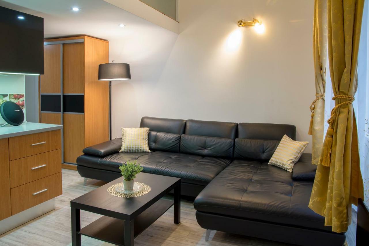 Walkway Apartment Deluxe บูดาเปสต์ ภายนอก รูปภาพ